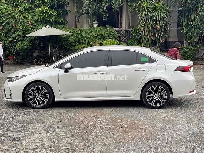 Toyota Corolla Altis 2023 1.8V-15000km xe hãng bán