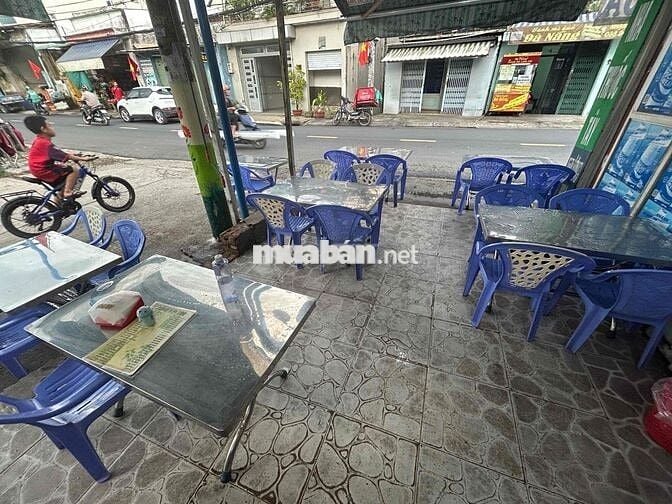 Cần sang mặt bằng căn góc 2 mặt tiền kế bên trường học