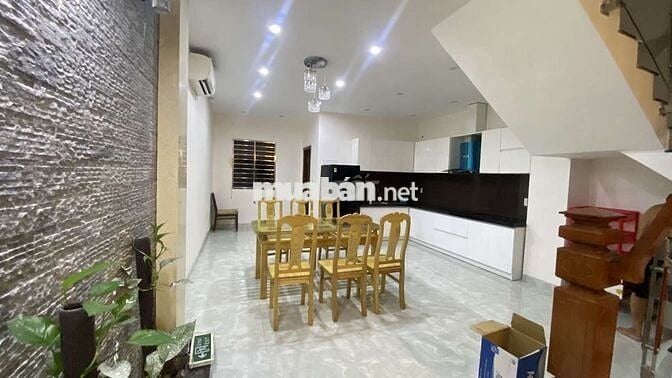 Cho thuê nhà 3 tầng mt an cư ,Sơn Trà, Đà Nẵng