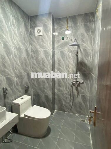 NHÀ XÂY MỚI 5 TẦNG THẠCH BÀN - GẦN AEON - 20M RA ĐƯỜNG Ô TÔ
