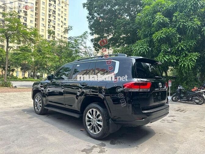 Land Cruiser LC300 sẵn xe - Giao Ngay