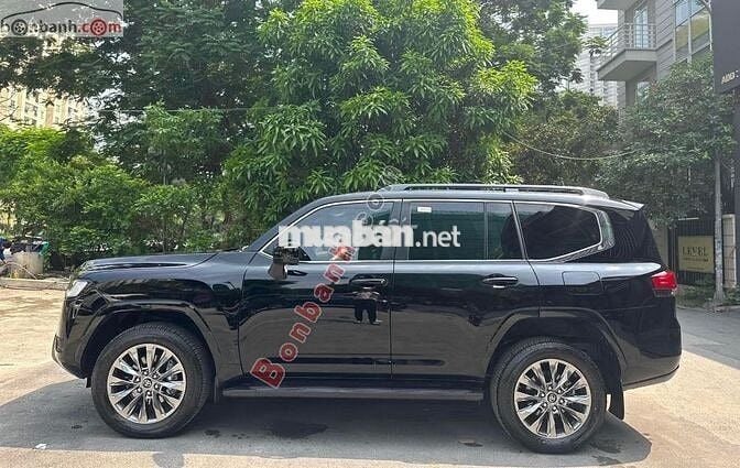 Land Cruiser LC300 sẵn xe - Giao Ngay