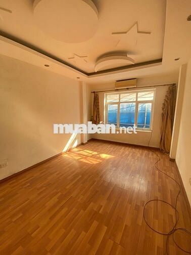 Nhà nguyên căn – 52m² x 4 tầng – 25tr/tháng – Mặt đường Láng, Đống Đa