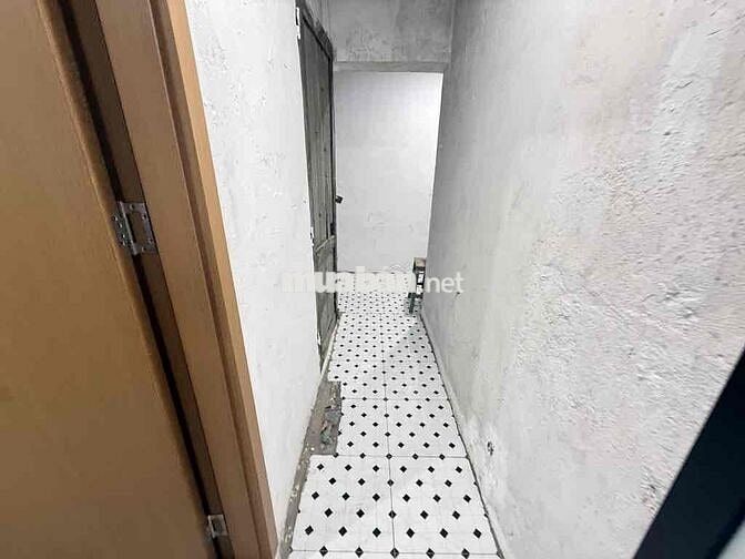 Hơn 3 tỷ có ngay 50m2 sử dụng . Trung tâm Ngã Tư Sơ