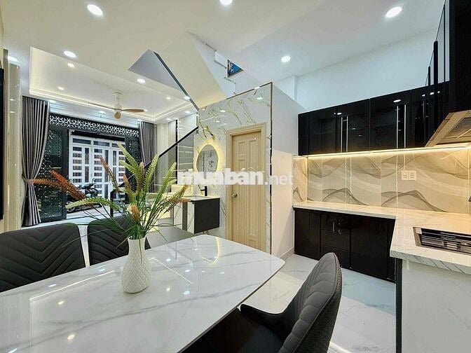 nhà mới xáy nở hậu nhẹ tặng nội thất cao cấp