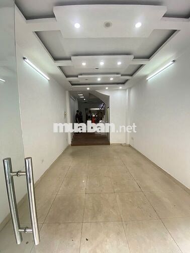 Nhà nguyên căn – 52m² x 4 tầng – 25tr/tháng – Mặt đường Láng, Đống Đa