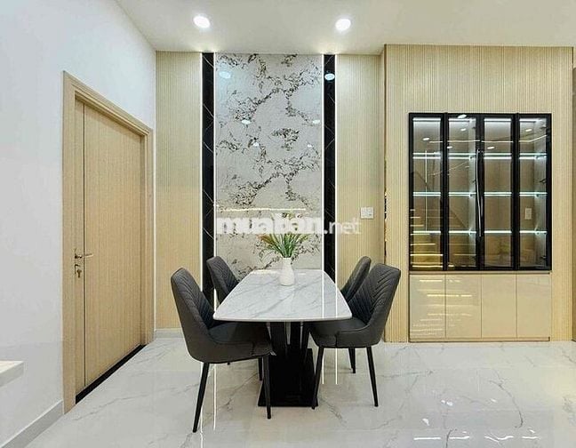 nhà mới xáy nở hậu nhẹ tặng nội thất cao cấp