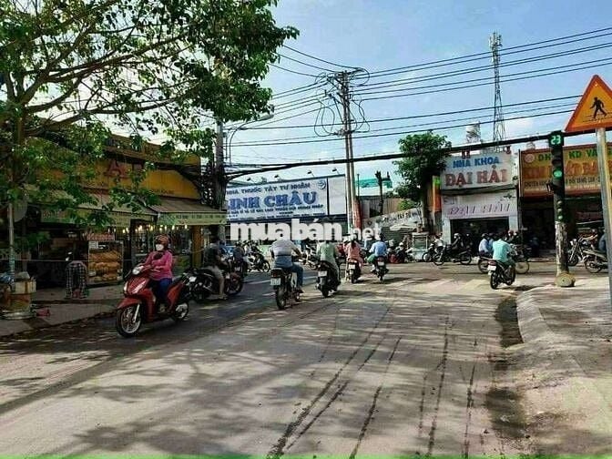Bán nhà MT Trần Văn Mười DT 10x30m Giá 18.868 Tỷ Xã X_T_Thượng