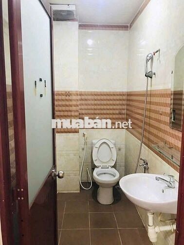 Cho thuê nguyên căn 4pn sạch đẹp , hẻm rộng rãi, Quang Trung p8 Gò vấp