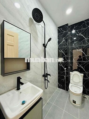 nhà mới xáy nở hậu nhẹ tặng nội thất cao cấp