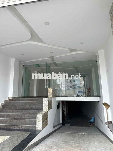 Chính chủ cần bán toà nhà,  1130m2 ngay vòng xoay chợ Bà Chiểu