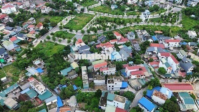 Đất sổ đỏ + 86m2 trung tâm phố chợ TT Lương Sơn