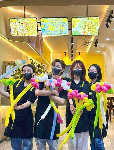 THÈM GÌ CŨNG CÓ TUYỂN NHÂN VIÊN PHỤC VỤ