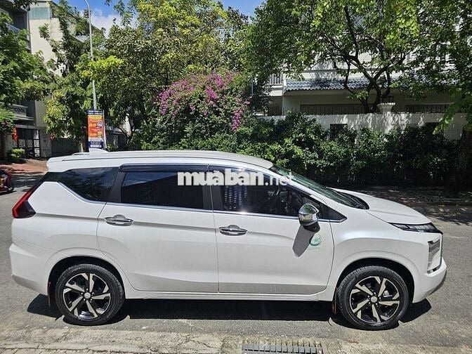 Mitsubishi Xpander 2022 AT Premium - 58 km