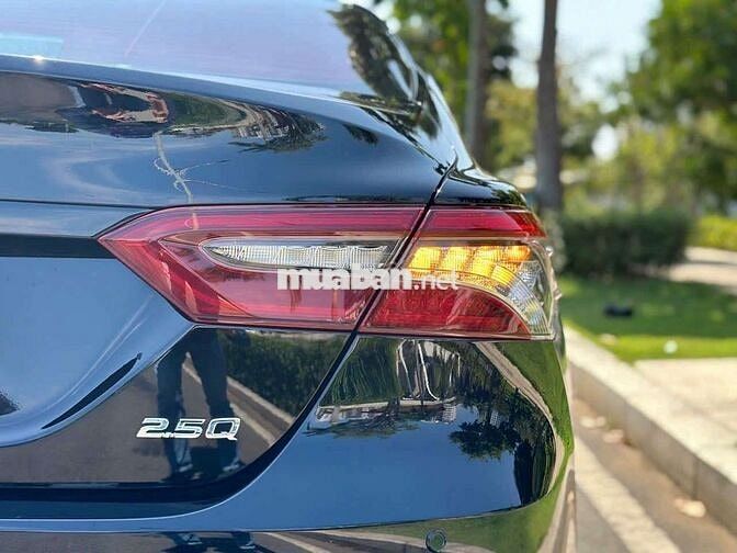 TOYOTA CAMRY 2.5Q 18000 km