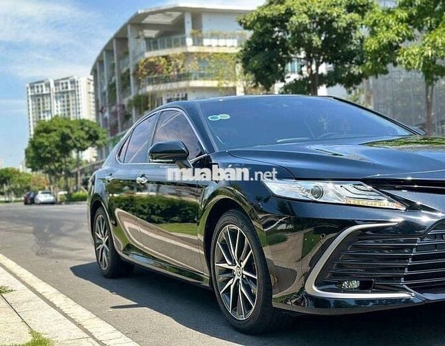 TOYOTA CAMRY 2.5Q 18000 km