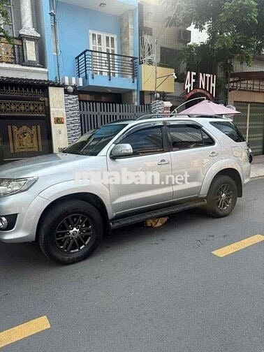 Fortuner 2.7 V máy xăng số tự động đời cuối 2015