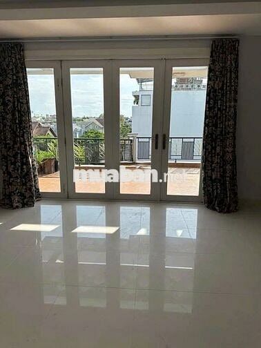 Nhà cho thuê mặt tiền đường số 8 dt 6x21m 3L