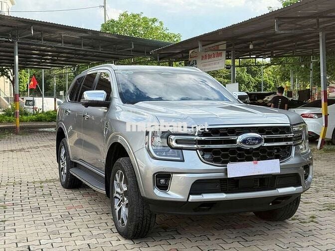 Ford everest  titanium - 33000 km