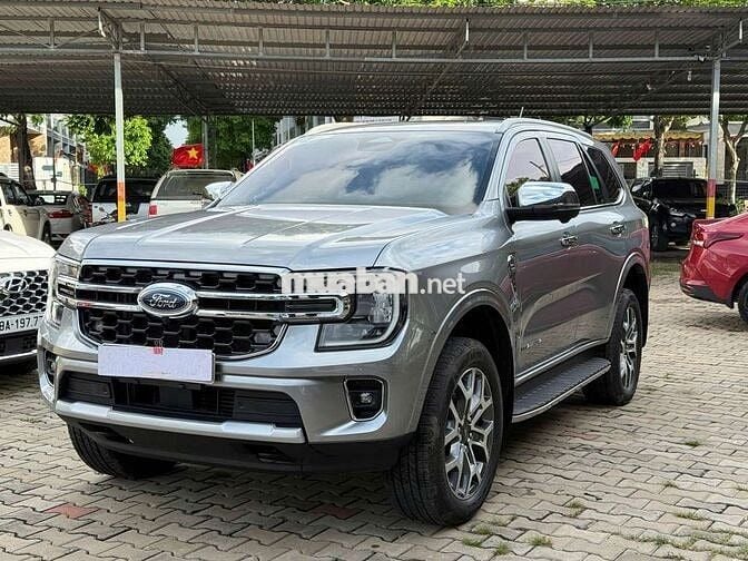 Ford everest  titanium - 33000 km