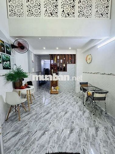 Nhà ngay vòng xoay Lê Đại Hành - Âu Cơ, hẻm ô tô Quận 11