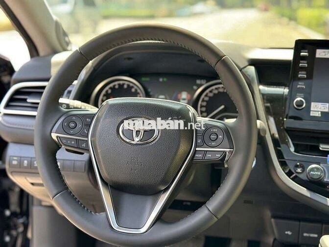 TOYOTA CAMRY 2.5Q 18000 km