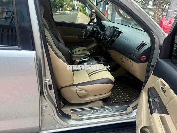 Fortuner 2.7 V máy xăng số tự động đời cuối 2015