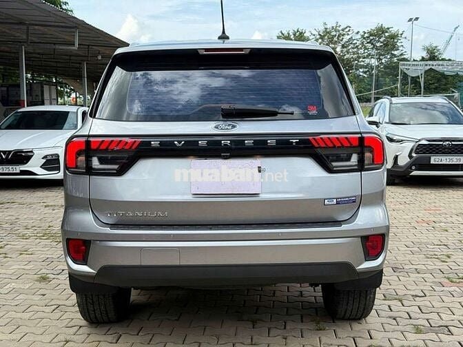 Ford everest  titanium - 33000 km