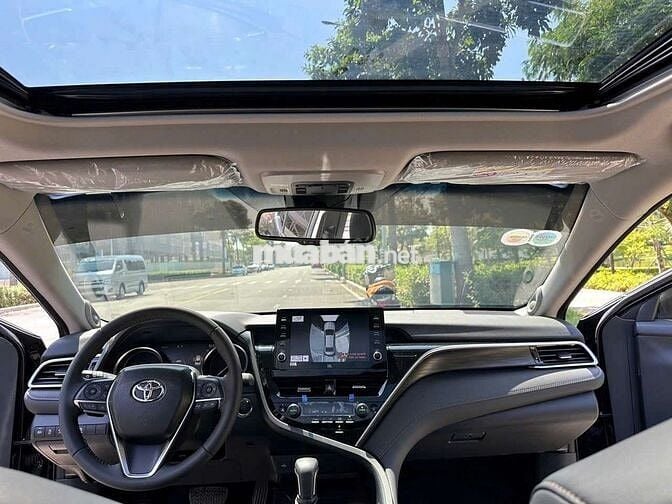 TOYOTA CAMRY 2.5Q 18000 km