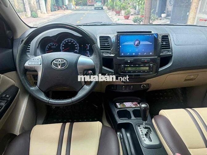 Fortuner 2.7 V máy xăng số tự động đời cuối 2015