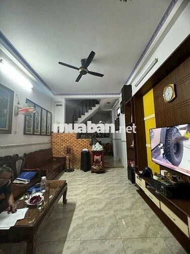 NHÀ 3 TẦNG KIÊN CỐ, (4X14)M2, HẺM THÔNG, SÁT MẶT TIỀN, 4.5 TỶ CÒN TL