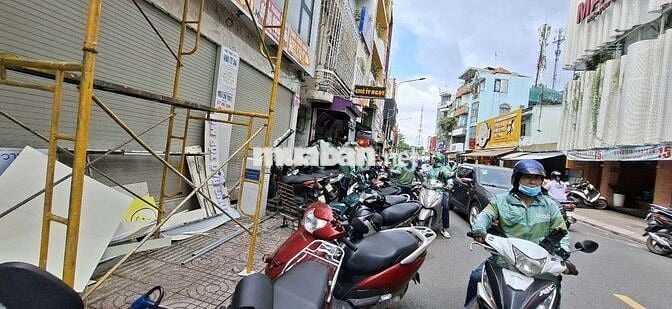3 tầng MẶT TIỀN ĐƯỜNG ngã 4 Nguyễn Thông ra CMT8 Q3
3 tầng ngang 7met