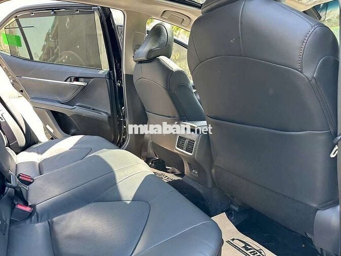 TOYOTA CAMRY 2.5Q 18000 km
