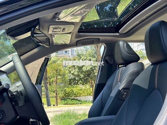 TOYOTA CAMRY 2.5Q 18000 km