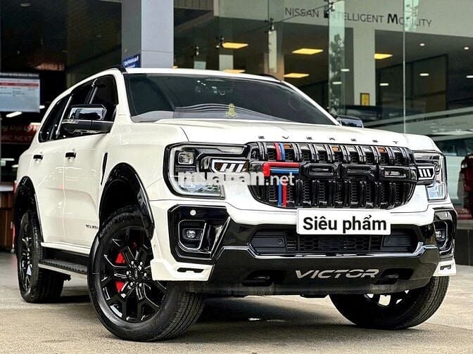 Ford Everest 2025 Titanium 2 Cầu-333 Triệu nhận Xe