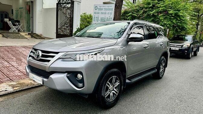 Toyota Fortuner 2018 2.4G 4x2 - nhập