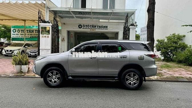 Toyota Fortuner 2018 2.4G 4x2 - nhập