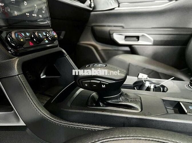 Ford Everest 2025 Titanium 2 Cầu-333 Triệu nhận Xe
