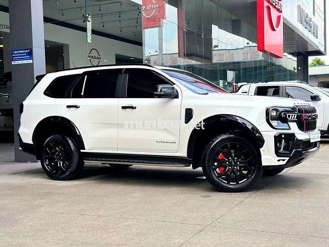 Ford Everest 2025 Titanium 2 Cầu-333 Triệu nhận Xe