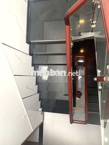 Bán nhà 3 tầng hoàn công kdc vip, nhà chủ xây ở cứng cáp, vị trí đẹp
