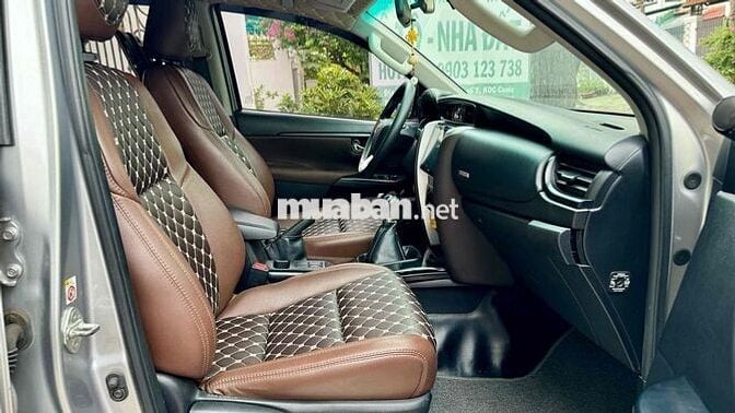 Toyota Fortuner 2018 2.4G 4x2 - nhập