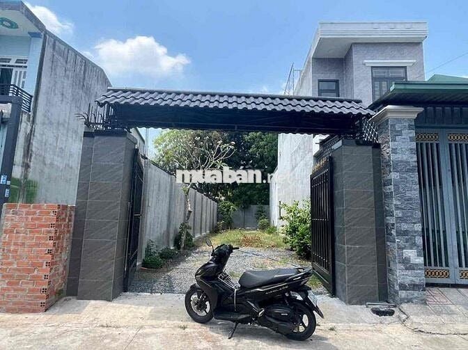 Bán đất xẹt nguyễn văn trỗi gần vòng xoay hiệp thành 3 200m phú lợi