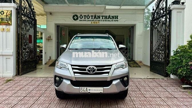 Toyota Fortuner 2018 2.4G 4x2 - nhập