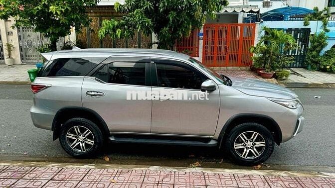 Toyota Fortuner 2018 2.4G 4x2 - nhập