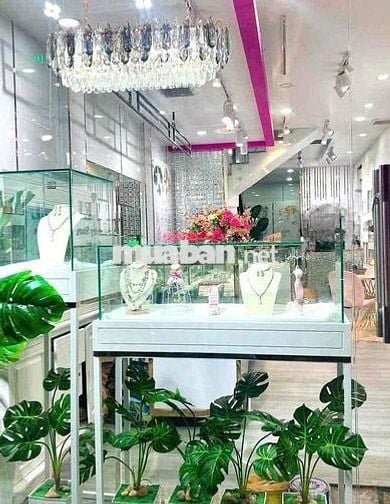 Nhà làm CHDV Mặt tiền Phạm Văn Hai, Tân Bình (5 lầu, 9PN + 1 MBKD)