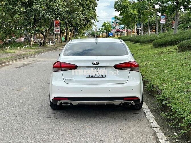 Kia Cerato 2018 1.6 AT cực đẹp, độ full đồ chơi