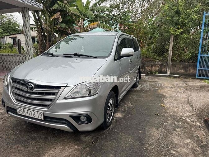 Toyota Innova 2015 E - 128000 km