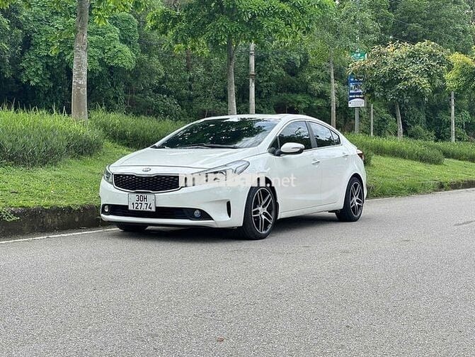Kia Cerato 2018 1.6 AT cực đẹp, độ full đồ chơi