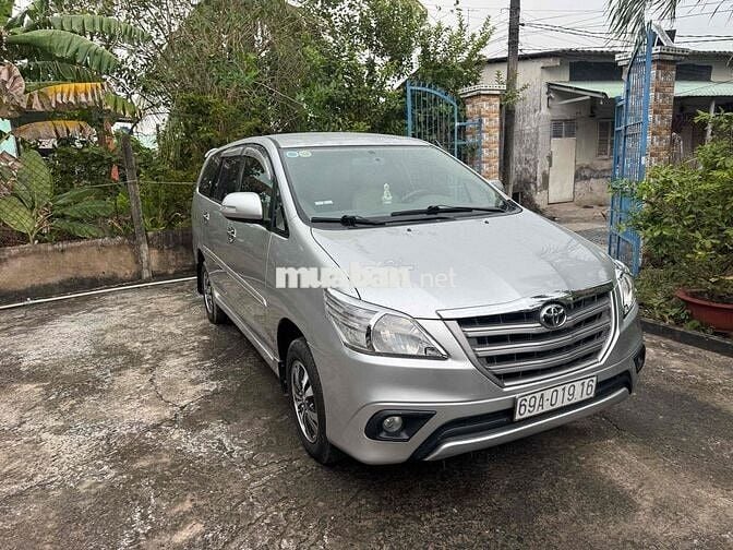 Toyota Innova 2015 E - 128000 km