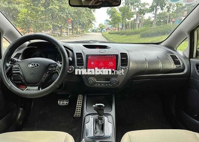 Kia Cerato 2018 1.6 AT cực đẹp, độ full đồ chơi